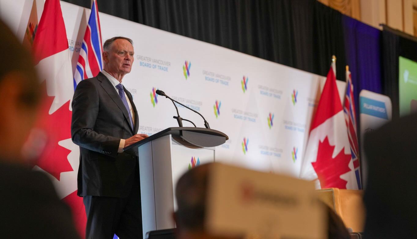 RazomUA - Канада посилює допомогу Україні: сотні бронемашин, $1,5 млрд і санкції проти «тіньового флоту»