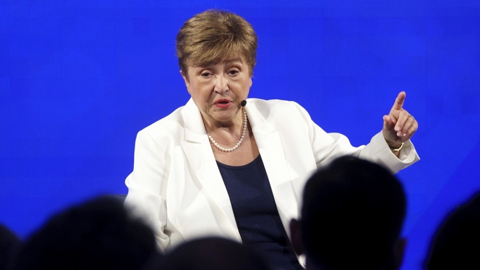 RazomUA - МВФ попереджає про нові глобальні шоки — що це означає для України