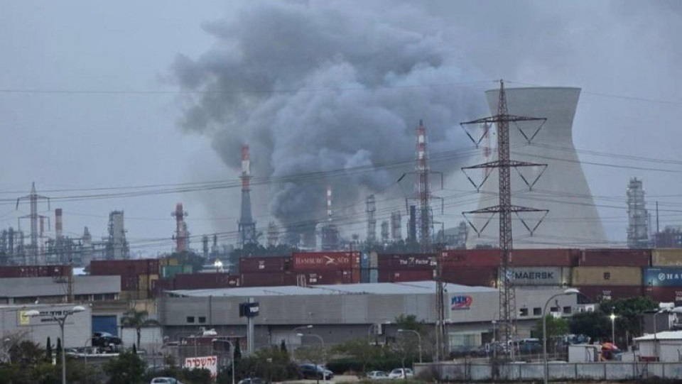 RazomUA - Ракетний удар по BAZAN у Хайфі: мінімальні пошкодження — але ризики для енергетики зростають