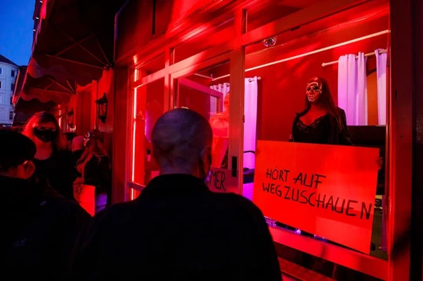 RazomUA - The United Kingdom Considers Controversial Changes to Escort Service Legislation