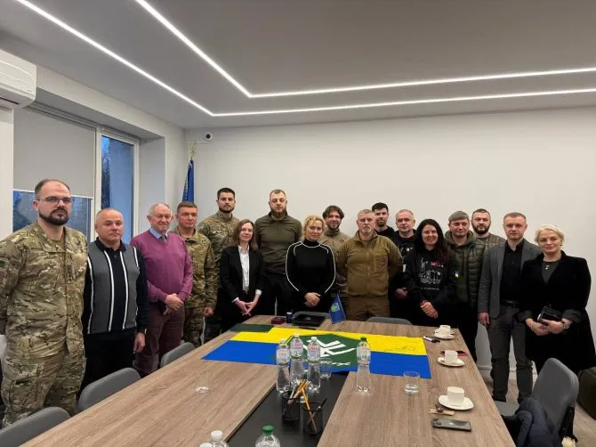 RazomUA - 'Charter for Schools' outreach lessons kick off in Irpin: cybersecurity and drones as an element of community defense