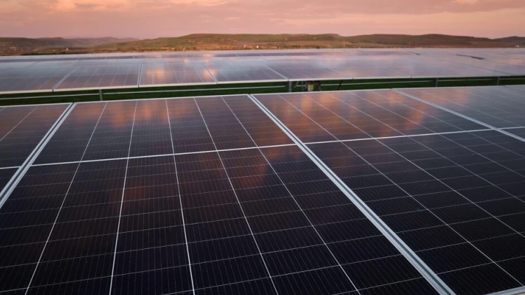 RazomUA - DRI (eine DTEK‑Tochter) hat in Rumänien einen 126‑MW‑Solarpark in Betrieb genommen — was bedeutet das für den ukrainischen Energiesektor in der EU?