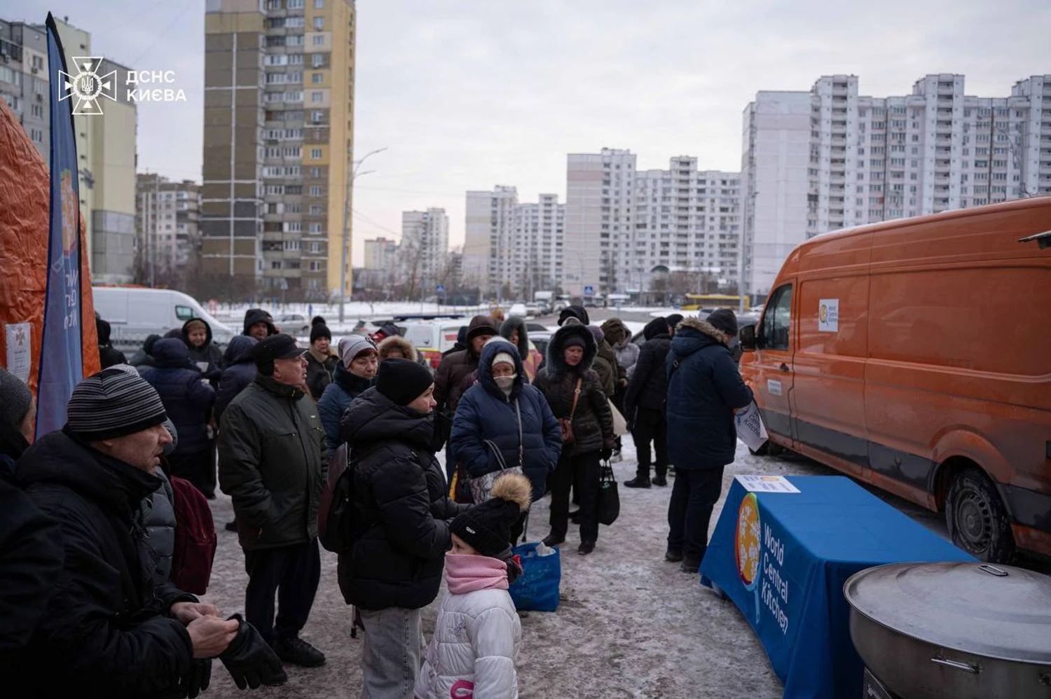 RazomUA - 100 additional places and 6,400 hot meals: how Kyiv organized assistance for the lonely and people with limited mobility