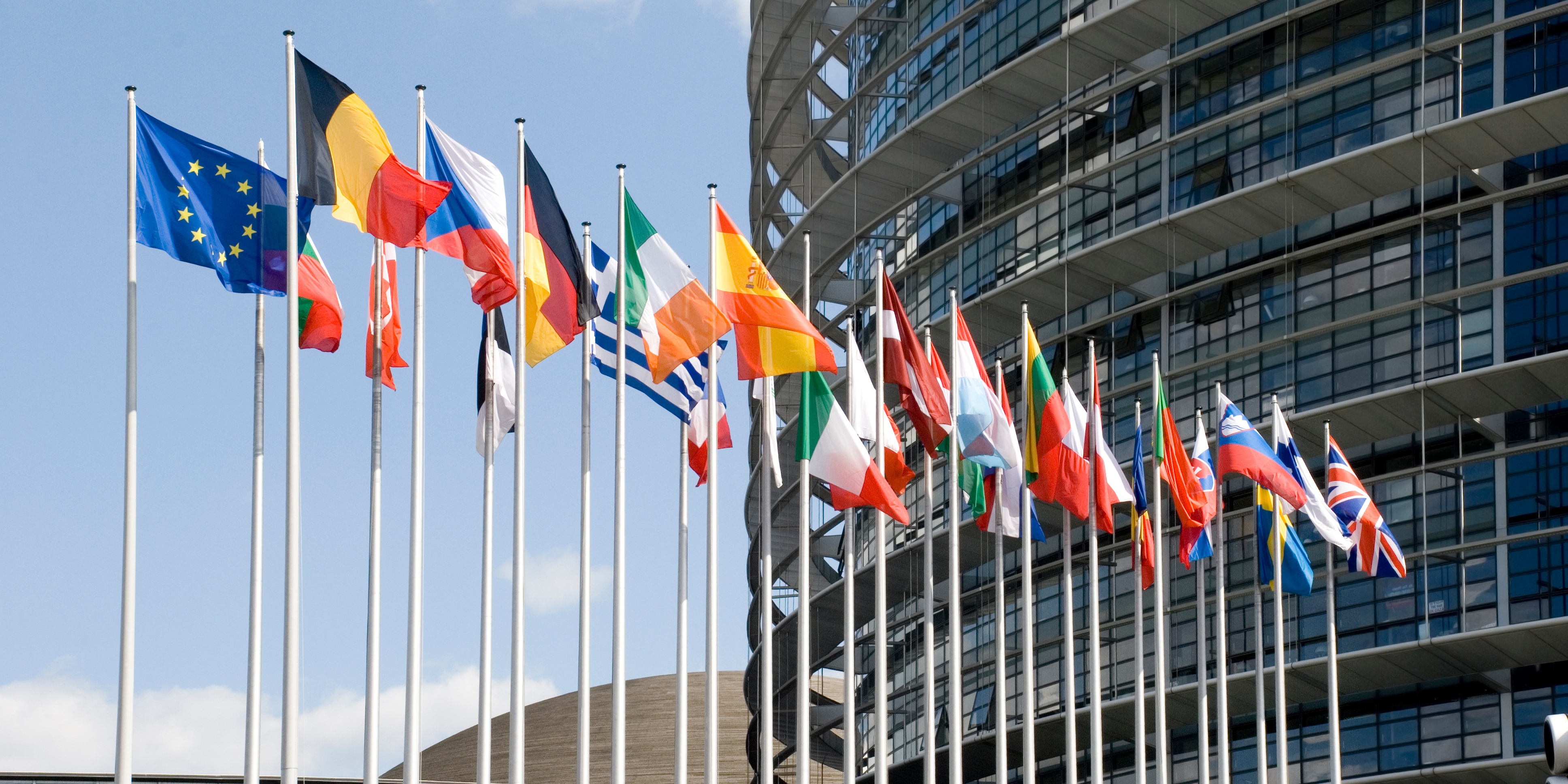 RazomUA - Європарламент погодив €90 млрд для України — що це дає бюджету й фронту