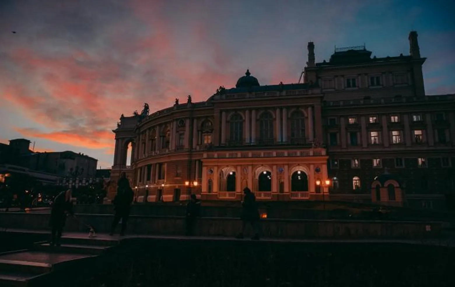 RazomUA - В Одесі відключили світло у кількох районах після російської атаки