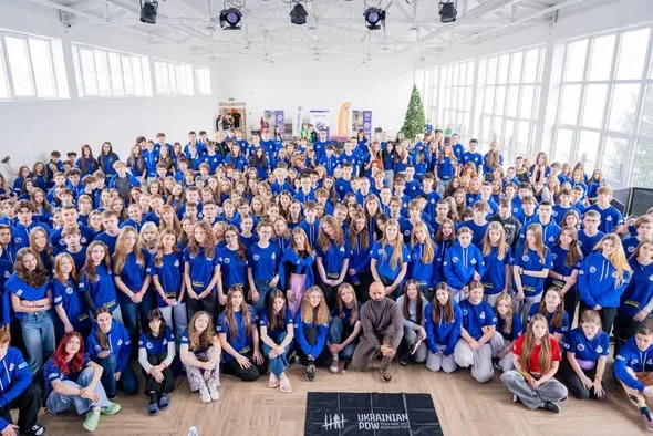 RazomUA - Із графенового експерименту до «Залізної зміни»: як ІЛІТ перетворює науку на практичну стійкість