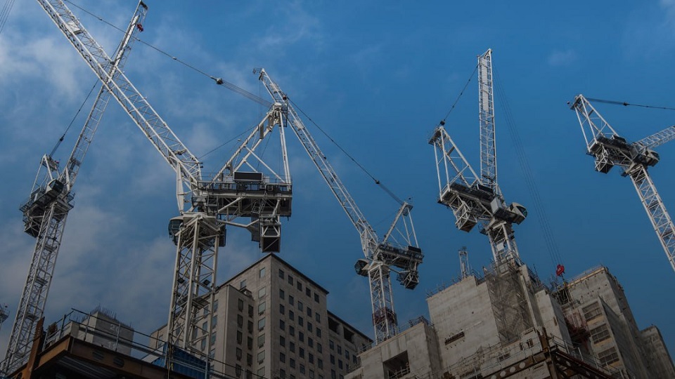 RazomUA - Дерегуляція будівництва: Кабмін дав замовникам вибір між двома органами — але законопроєкт ще не написаний