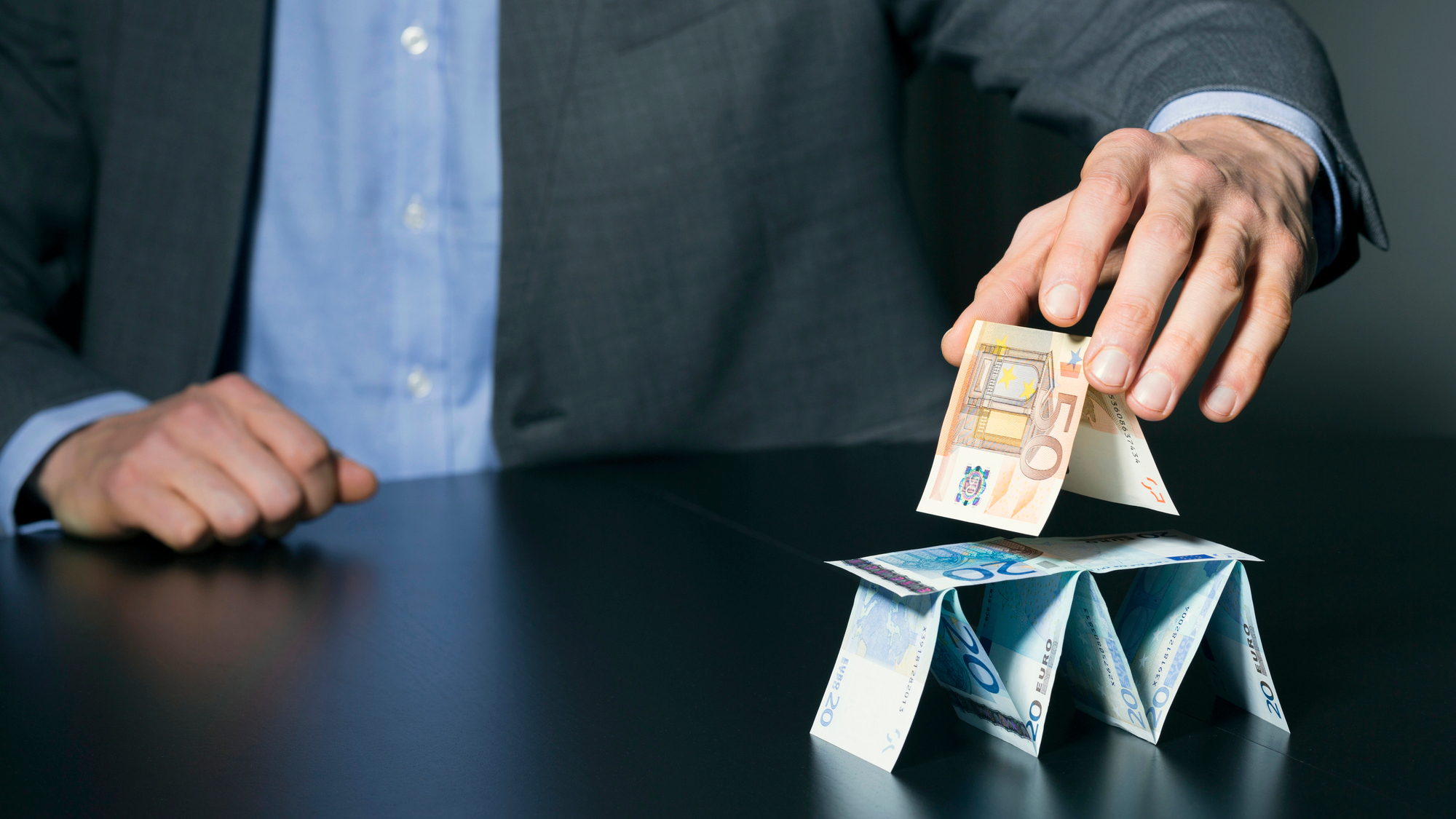 RazomUA - National Commission names five signs of a Ponzi scheme — what every Ukrainian should know