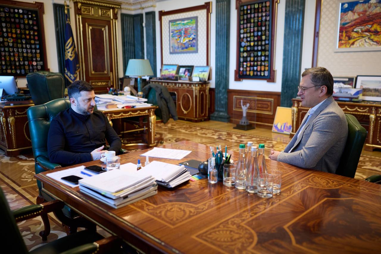RazomUA - Зеленский возобновил прямой диалог с бывшими главами МИД после отставки Ермака — что изменится во внешней политике