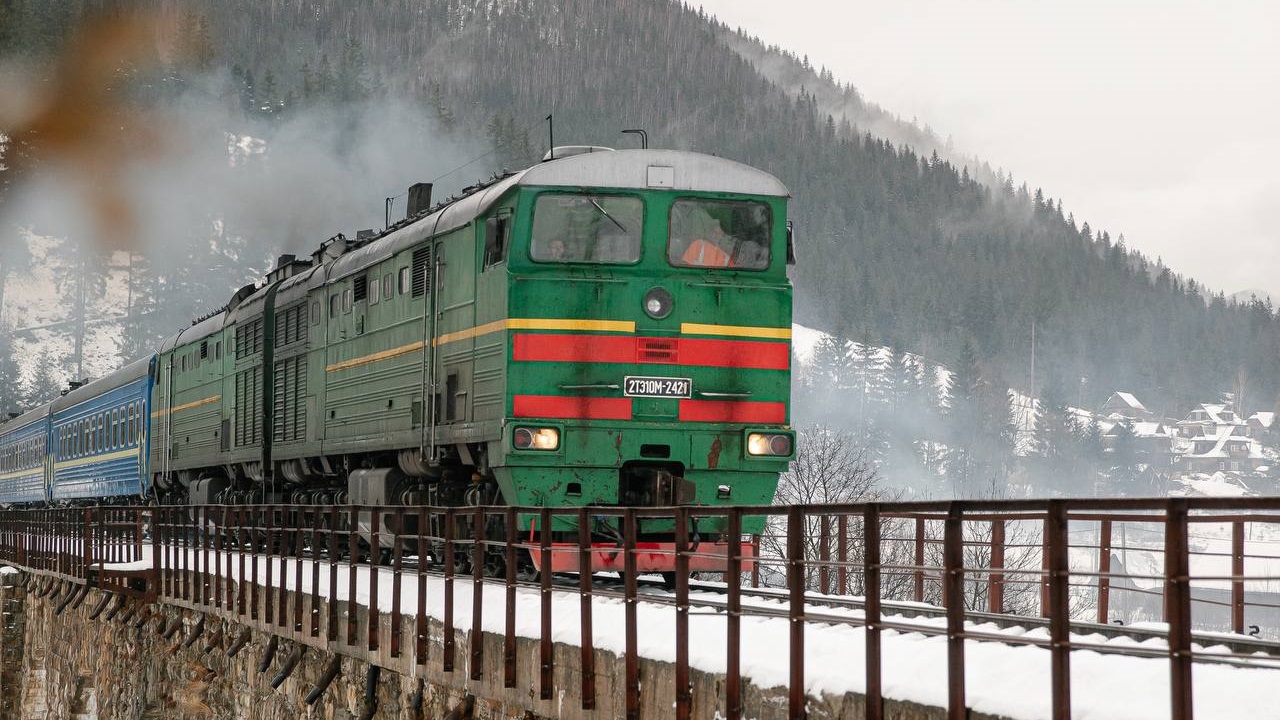 RazomUA - Wi‑Fi у поїзді до Карпат: Укрзалізниця тестує інтернет через Starlink і вивчає попит