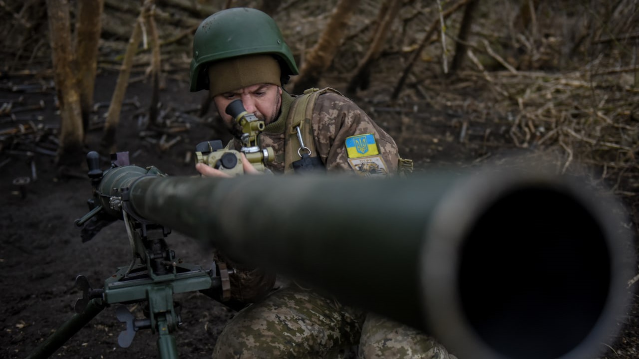 RazomUA - За рік — 16% Донеччини. Костенко пояснює, чому Путін хоче Донбас на переговорах, якщо не може взяти його на фронті