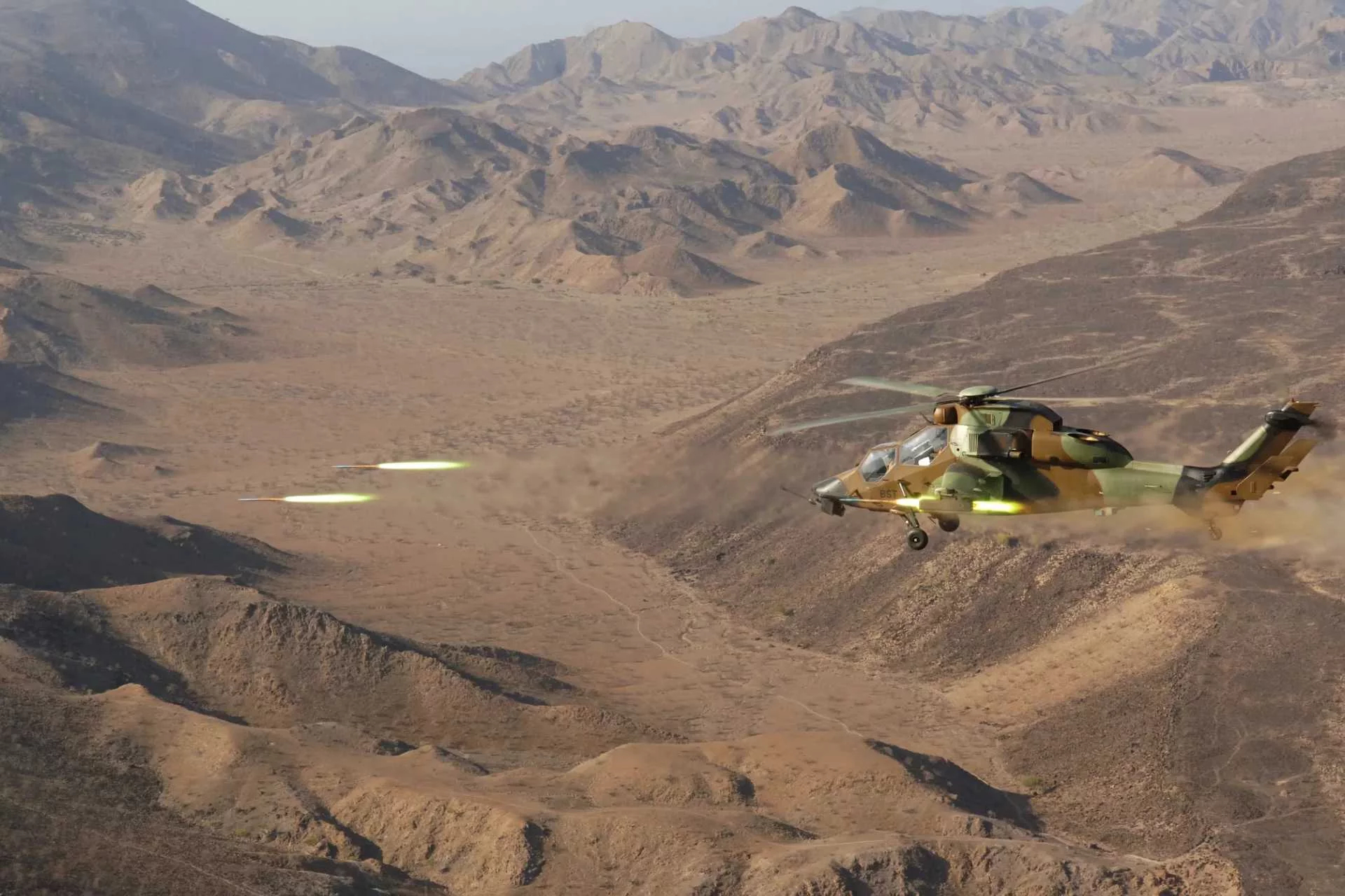 RazomUA - Франція перекладає полювання на «Шахеди» з ракет за €700 тис. на 68-мм боєприпаси