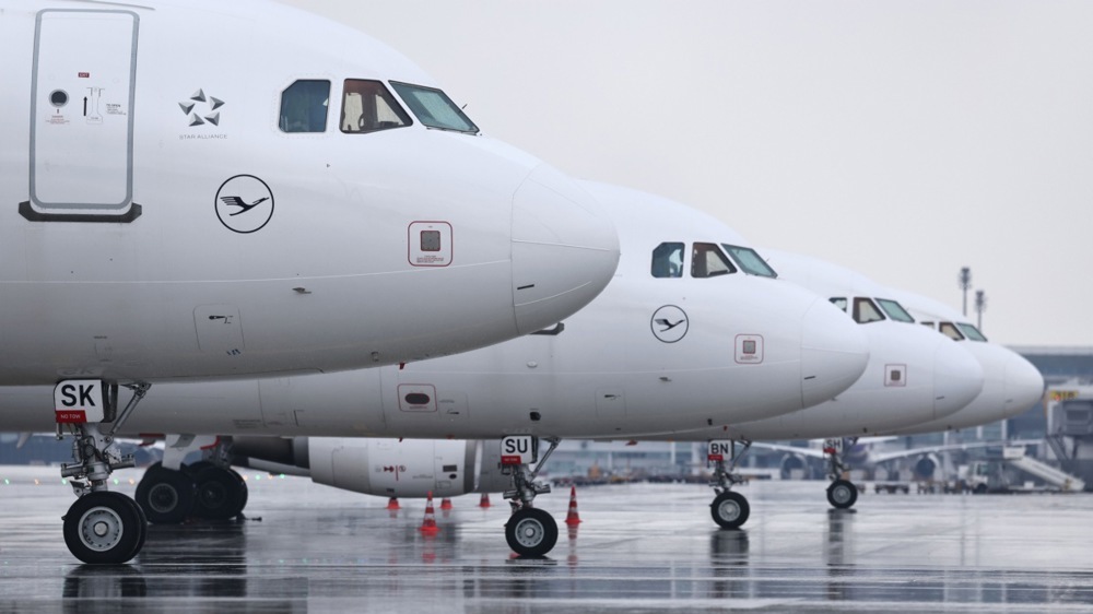 RazomUA - Шість тижнів до порожніх баків: ЄС терміново розробляє план порятунку авіації