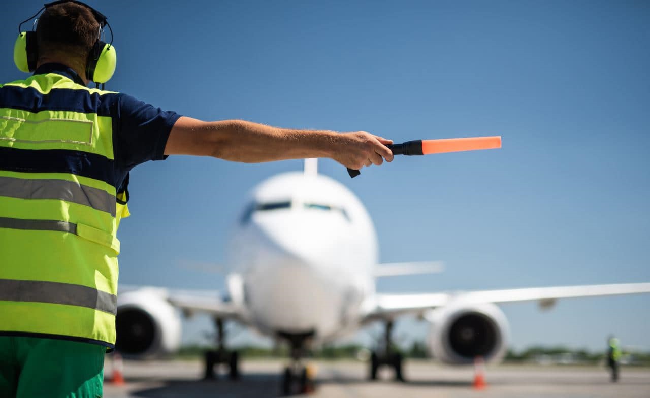 RazomUA - Повернення неба: уряд створив робочу групу для відновлення аеропортів — що це змінить для безпеки та економіки