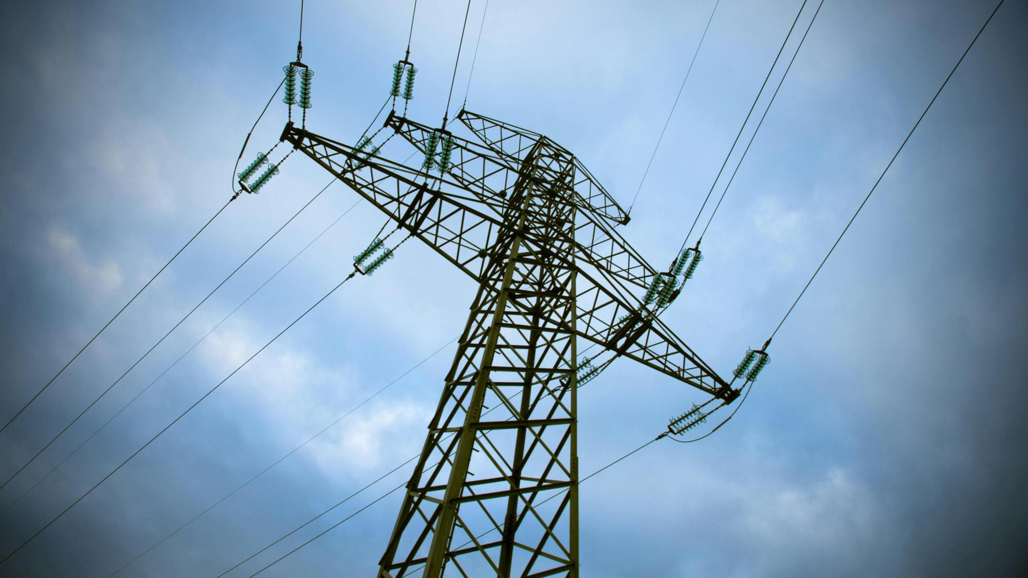 RazomUA - Атака на основу енергомережі: удари по 750 кВ і 330 кВ та їхні наслідки для стабільності