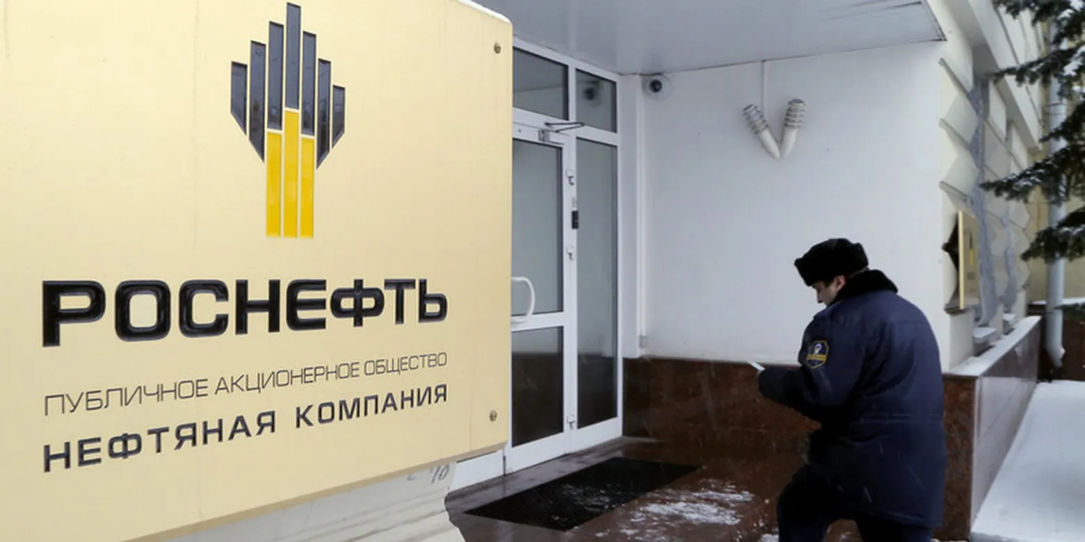 RazomUA - Russia's Oil and Gas Revenues Decline by 21% Since the Beginning of the Year