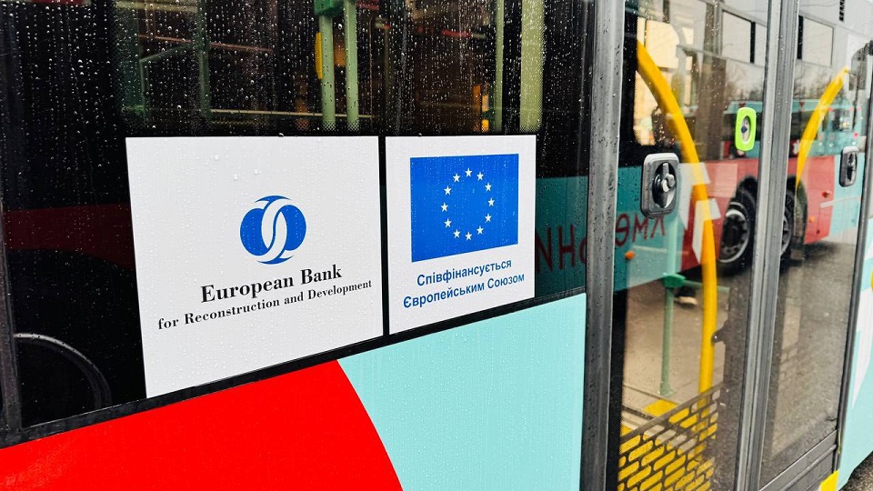 RazomUA - 107 Trolleybusse im Jahr 2025: Neustart des Elektroverkehrs in ukrainischen Städten während des Krieges