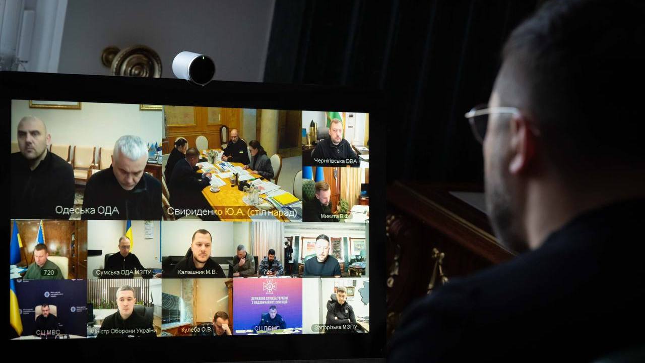 RazomUA - Kyiv after strikes: nearly 60% without power, about 30% of buildings without heating — Zelensky demands additional resources