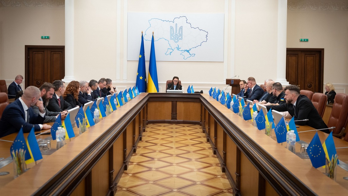 RazomUA - Stipendien für staatlich finanzierte Studierende an privaten Hochschulen: Kabinett schließt Lücke — Auszahlungen ab 1. September 2026