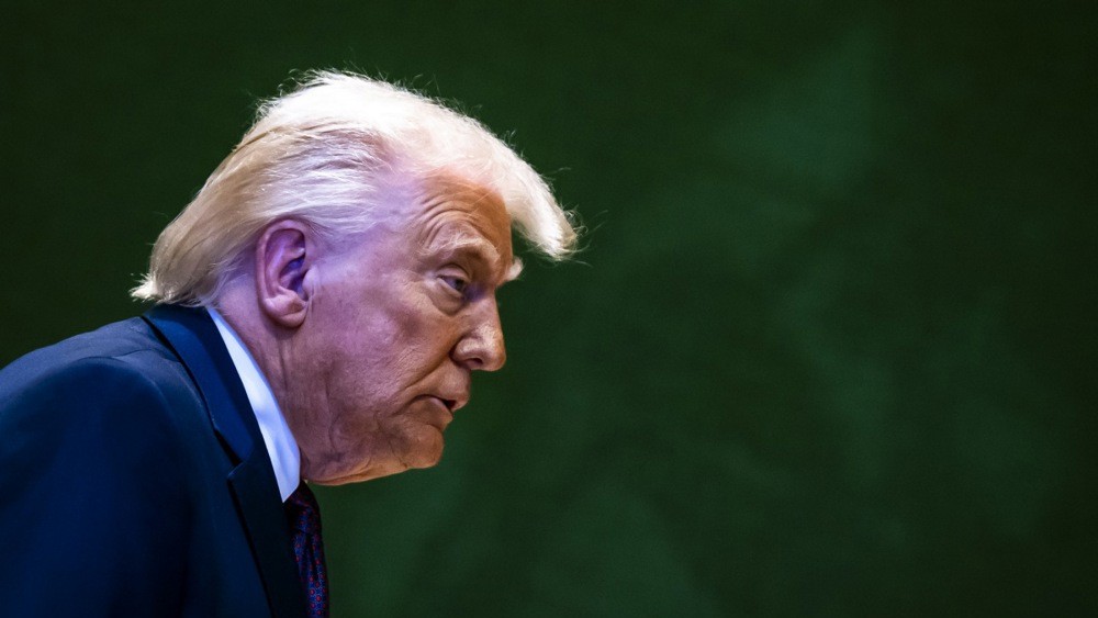 RazomUA - Трамп ввів тимчасове мито 10% після поразки в Верховному суді — що це означає для світової торгівлі й України