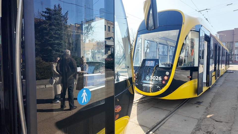 RazomUA - Трамваї повертаються: у Києві три нові вагони Татра‑Юг на маршруті №27
