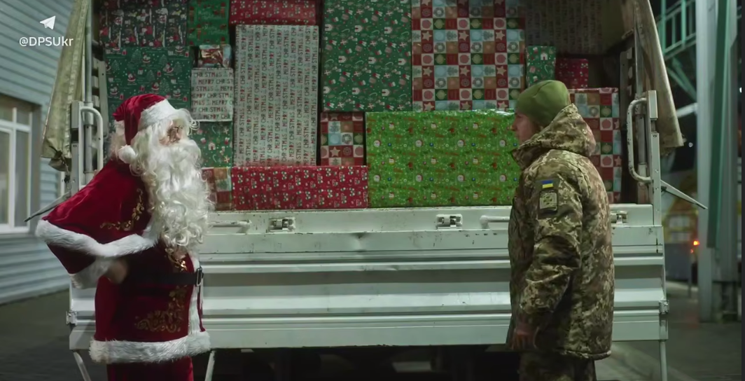 RazomUA - Le Père Noël à la frontière : symbolique festive ou message de « garanties de sécurité »