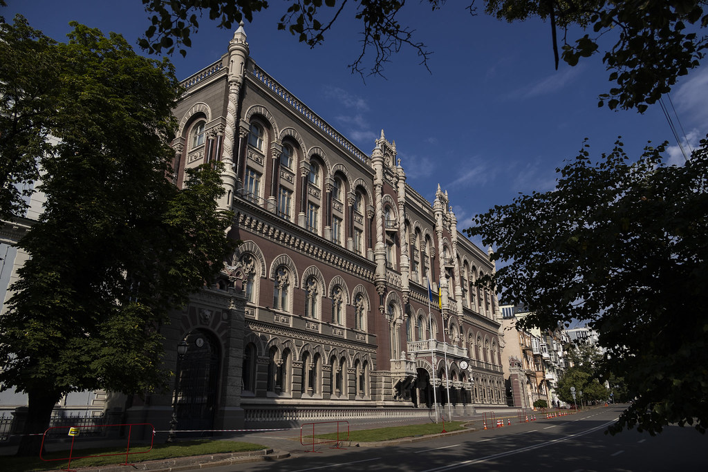 RazomUA - Paradoxe de la guerre : la Banque nationale d'Ukraine a retiré la licence à «Light Finance»