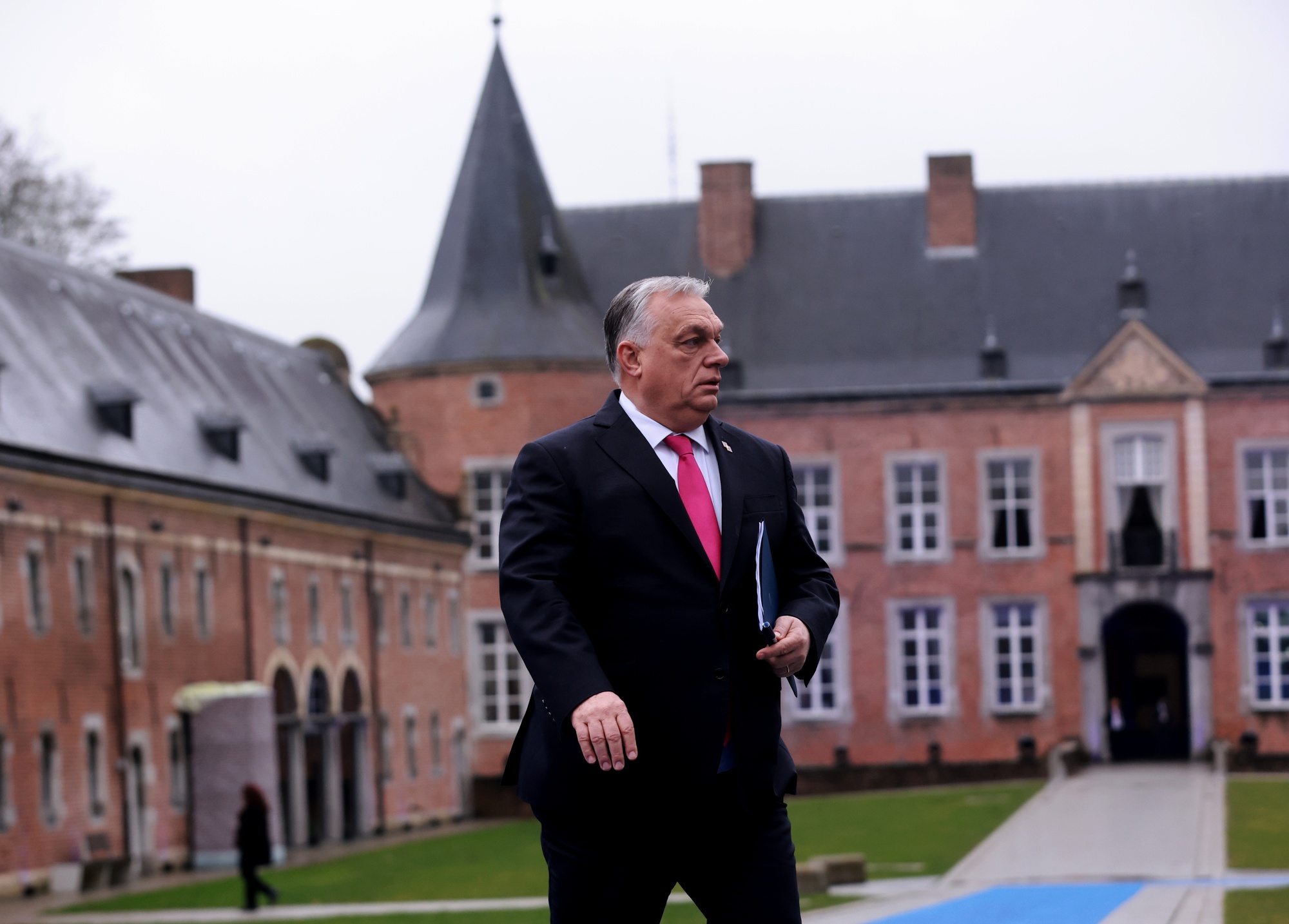 RazomUA - Єврокомісія стримує критику Орбана перед виборами — що це означає для України