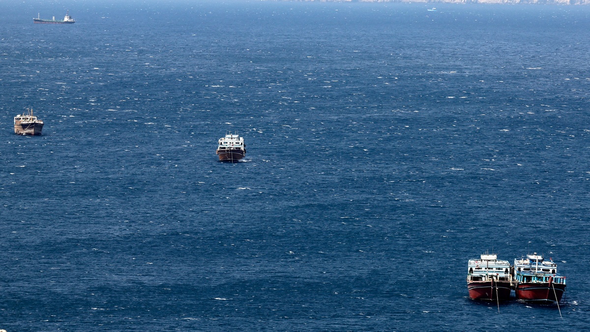 RazomUA - Le pétrole se renchérit après des frappes contre l'Iran : risques pour les approvisionnements mondiaux et conséquences pour l'Ukraine