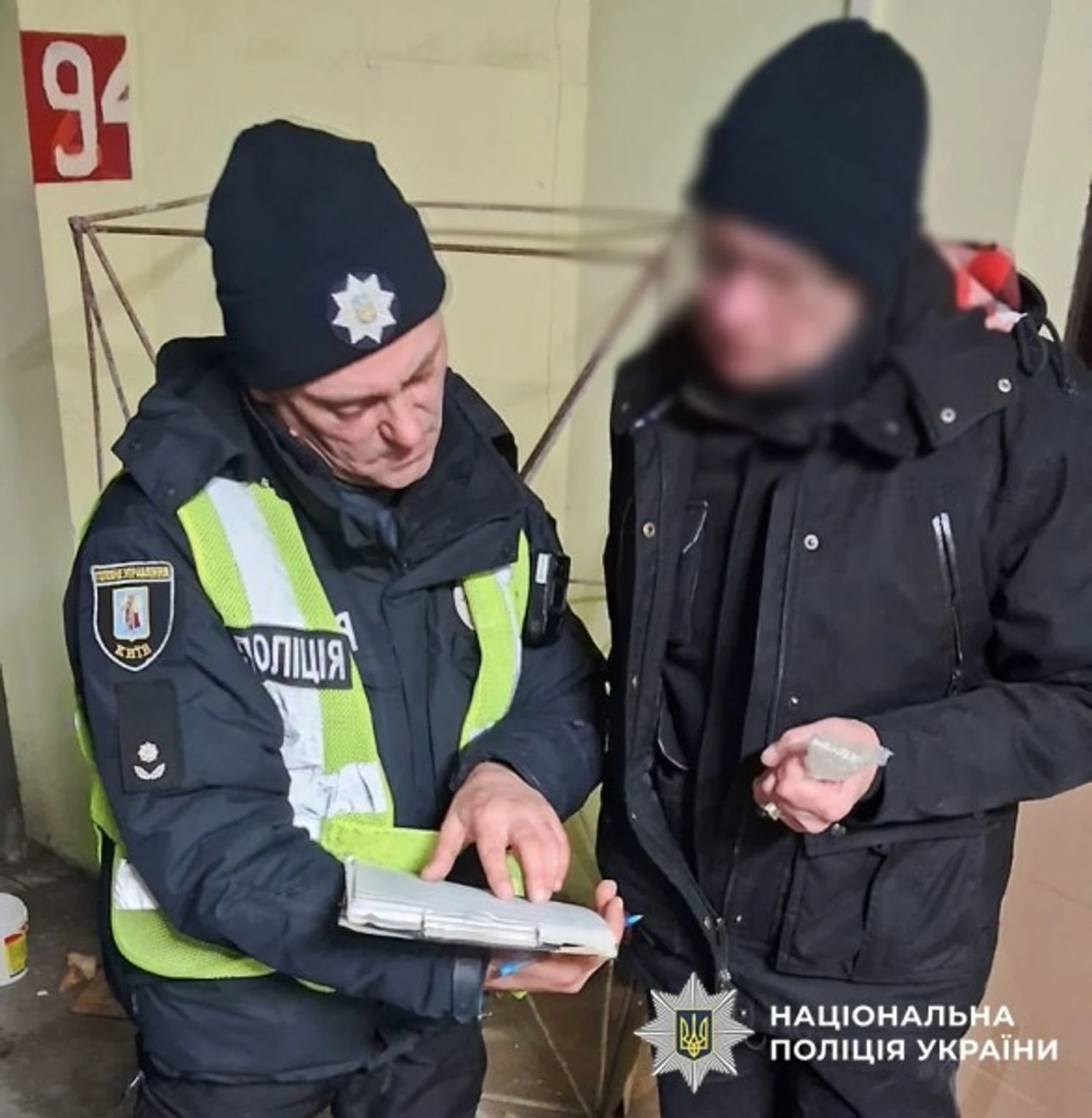 RazomUA - Ließ während eines massiven Beschusses niemanden in den Schutzraum: Polizei erstattete Anzeige gegen Parkhauswächter in Kiew