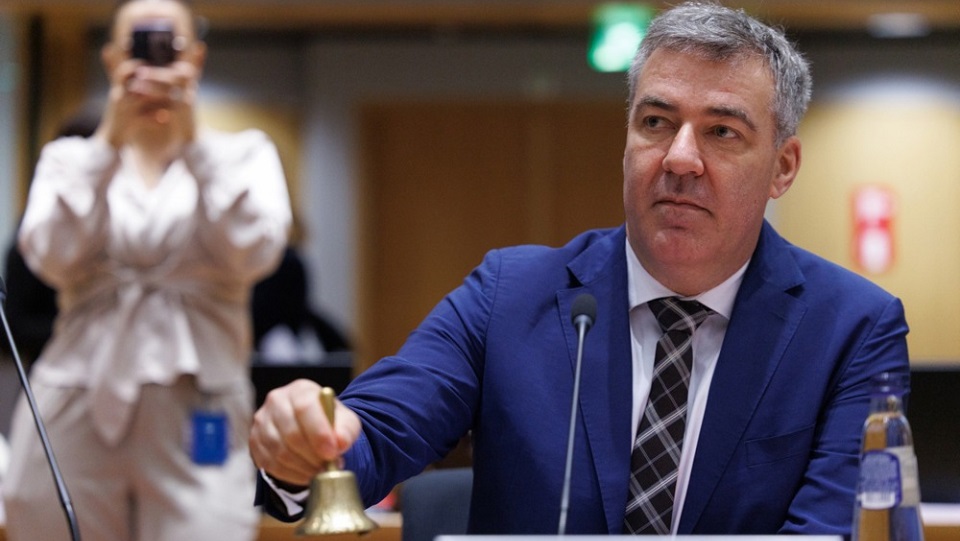 RazomUA - Данія просить тимчасово відмовитись від авто: що це означає для європейської енергетичної безпеки