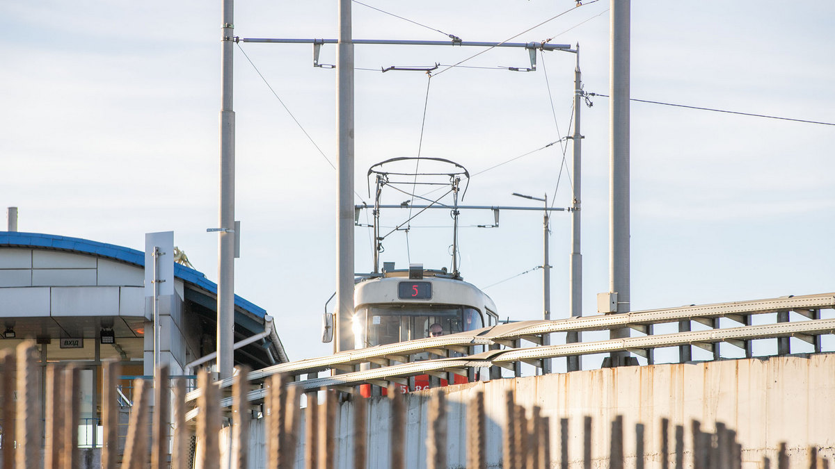 RazomUA - Електротранспорт повернувся на лівий берег: що це означає для киян