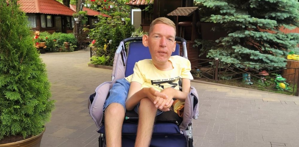 RazomUA - La mise en assignation à résidence nocturne de Назарія Гусакова : quelles conséquences pour la confiance dans les collectes caritatives ?