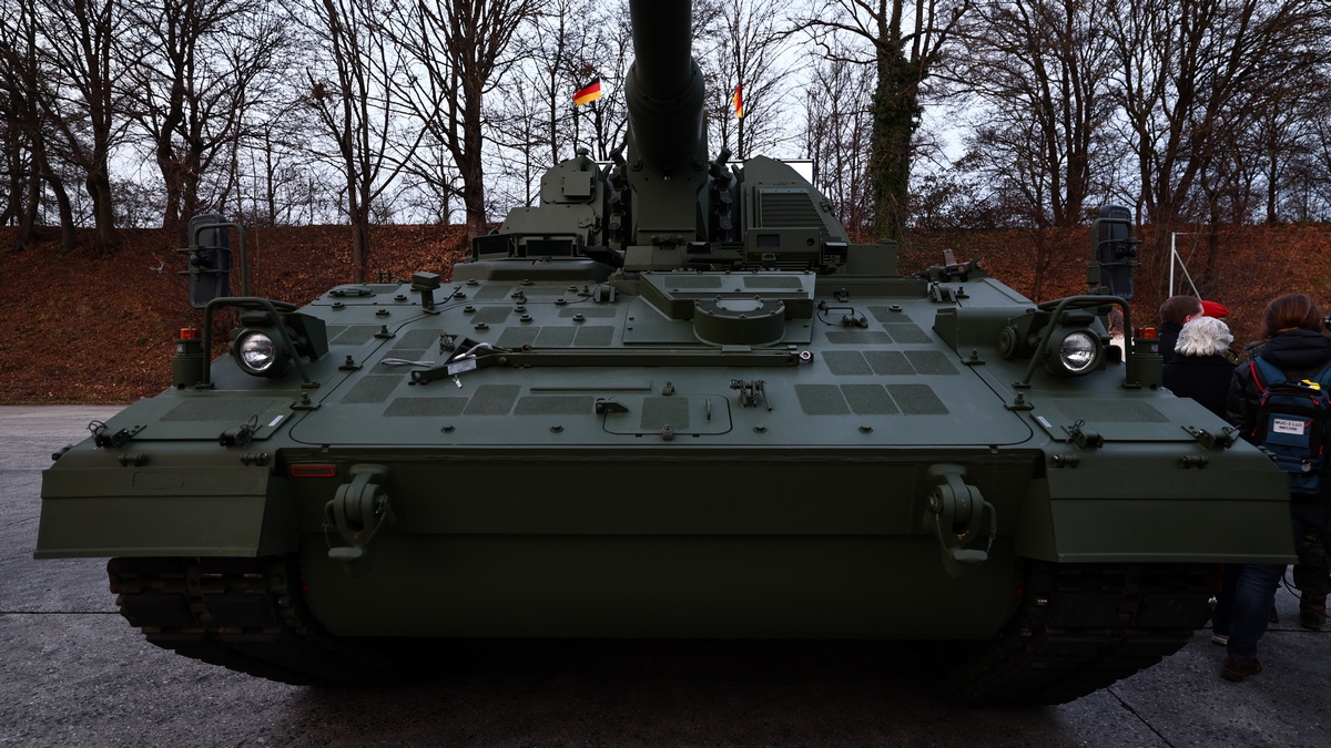 RazomUA - 15,000 cars a day and fewer than 40 tanks a year: why Germany is not mobilizing its industry