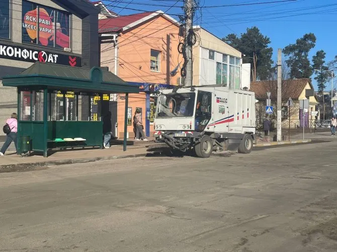 RazomUA - Ірпінь готується до сезону: весняне прибирання підвищує безпеку та комфорт міста