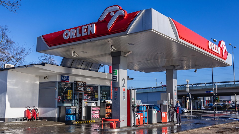 RazomUA - Poland freezes gasoline prices: how much a liter costs and what penalties await gas stations