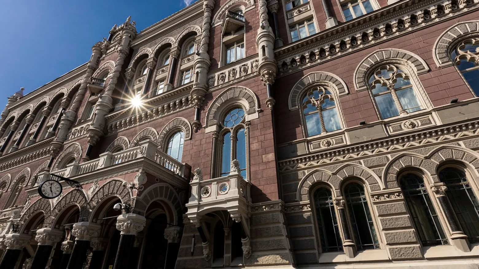 RazomUA - "Фіскальний імпульс": НБУ пояснив прискорення ВВП. Як міжнародні гроші будують нашу оборону