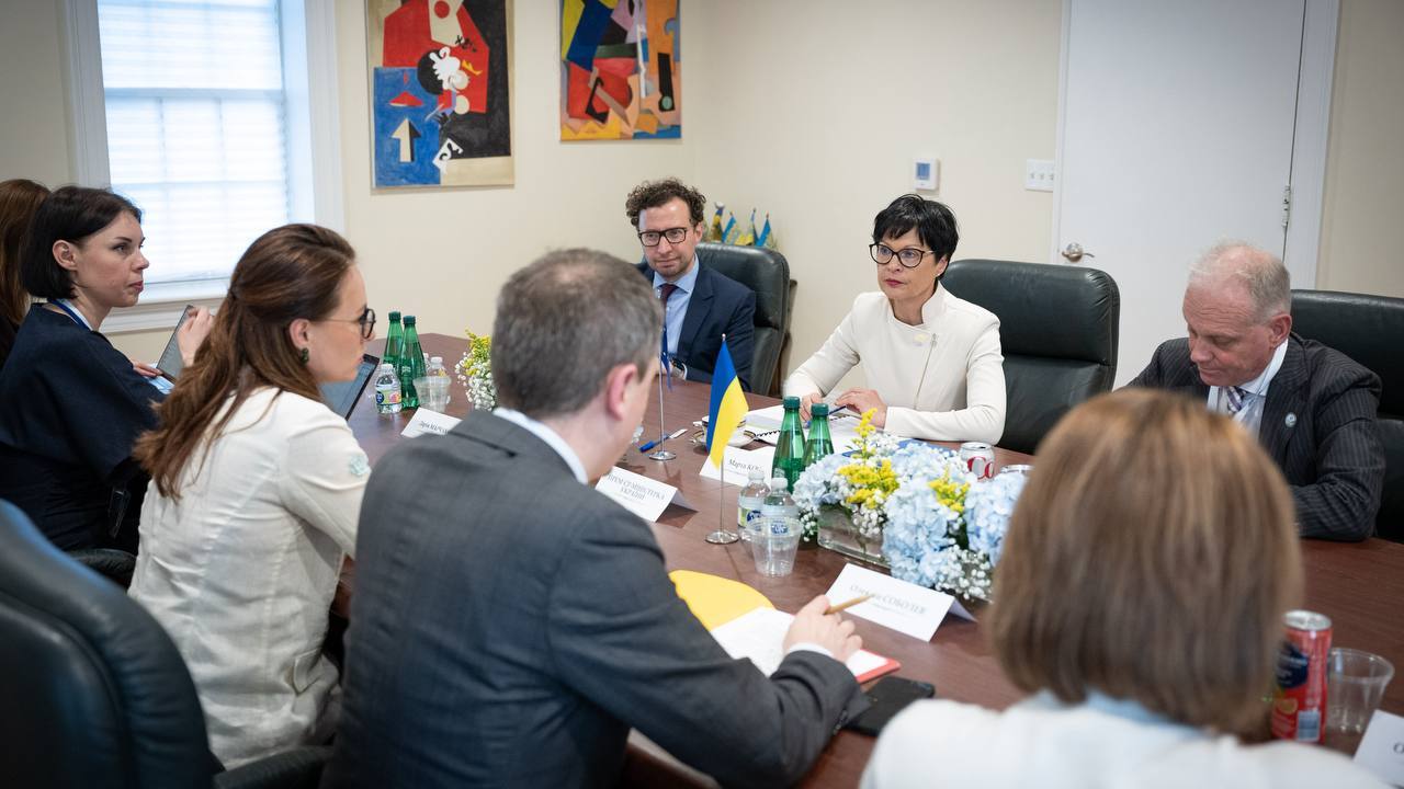 RazomUA - Після чотирьох місяців без траншу: ЄС готовий перерахувати 2,7 млрд євро — але Рада встигла в останній момент