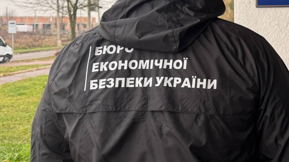 RazomUA - БЕБ виявило схему: етиловий спирт і метанол везли як присадку