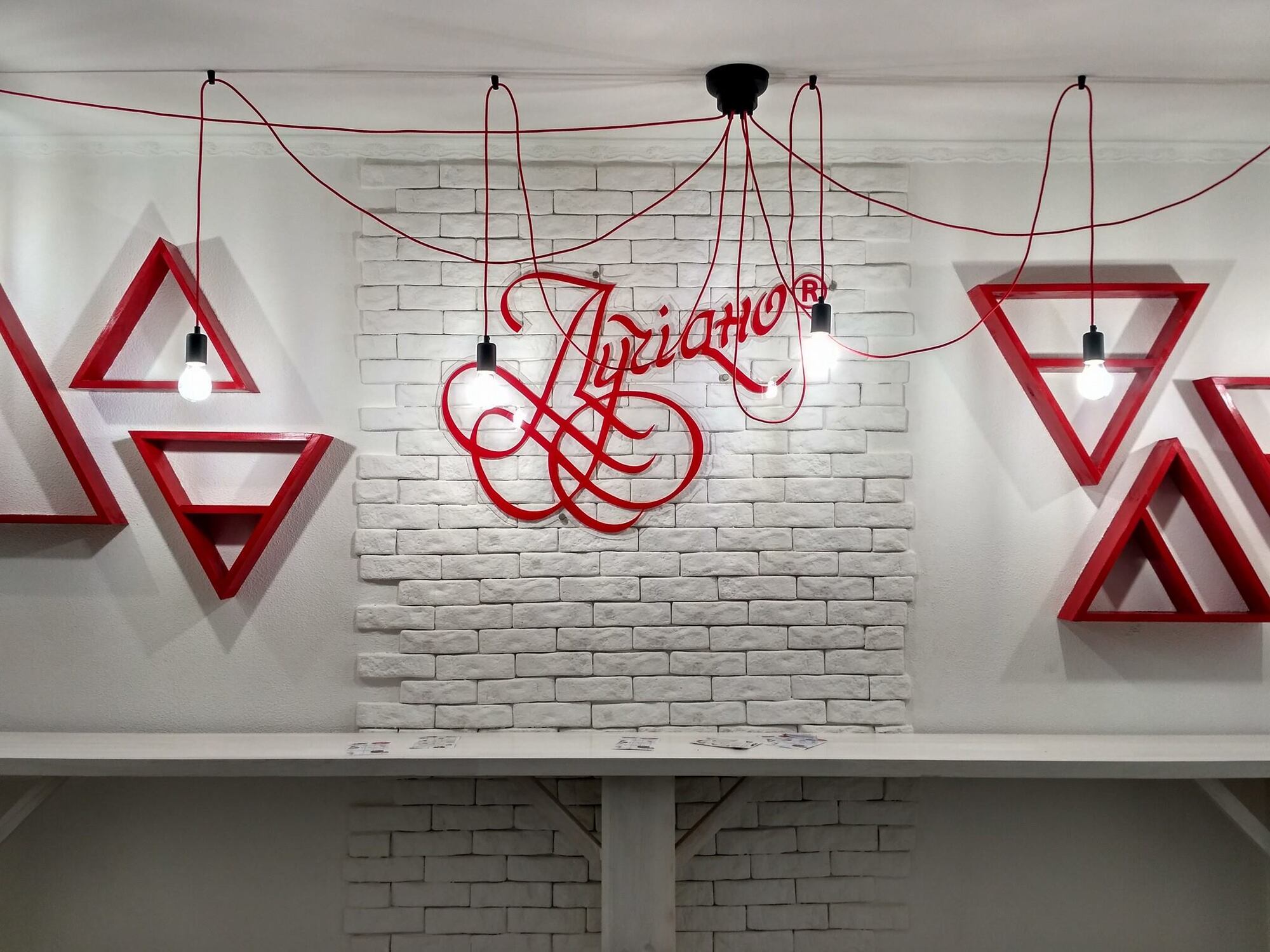 RazomUA - Two worlds of one brand: how "Onyx" for years paid a manager's salary in occupied territory — reputational and tax risks