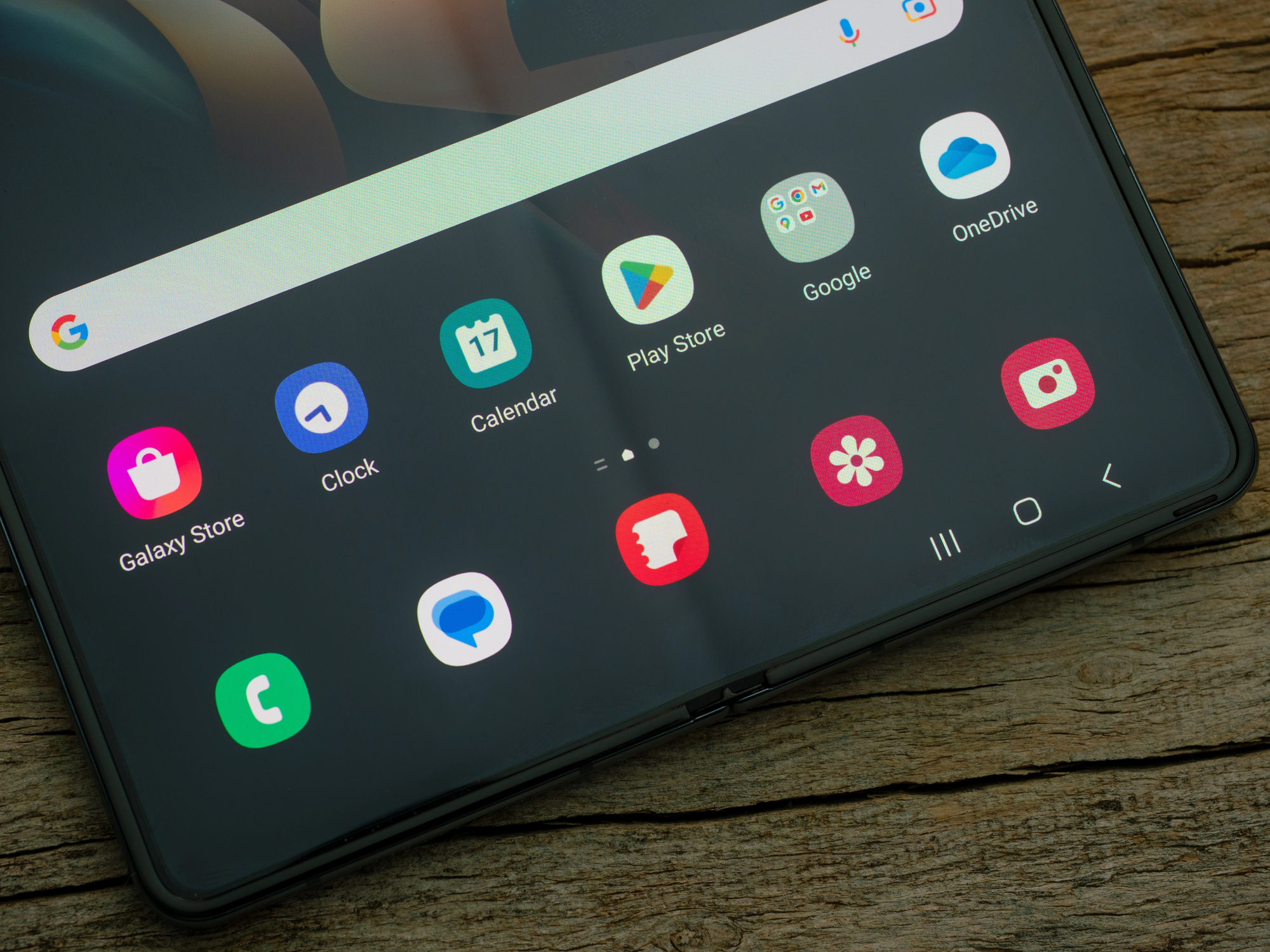 RazomUA - Samsung оприлюднила список застосунків із супутниковим зв’язком — що це дає українцям