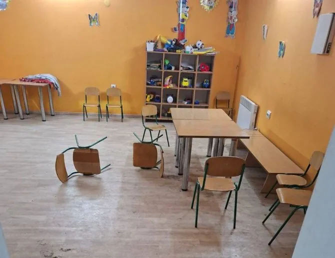 RazomUA - Shelters on Shkilna Street being littered — Mykhailivka-Rubezhivka starosta's office urges residents to act responsibly