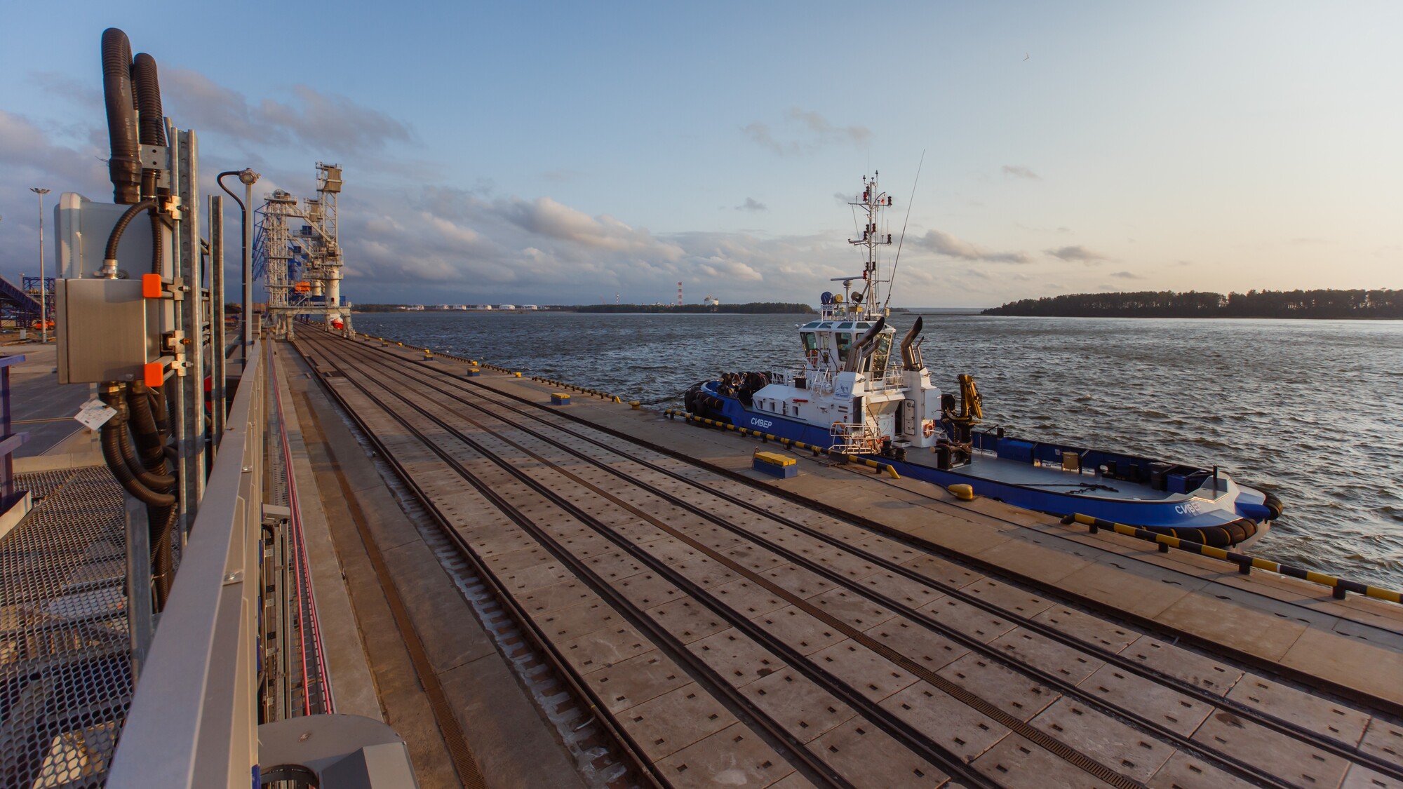 RazomUA - Дрони атакували порт Висоцьк на Балтиці: що це означає для логістики РФ