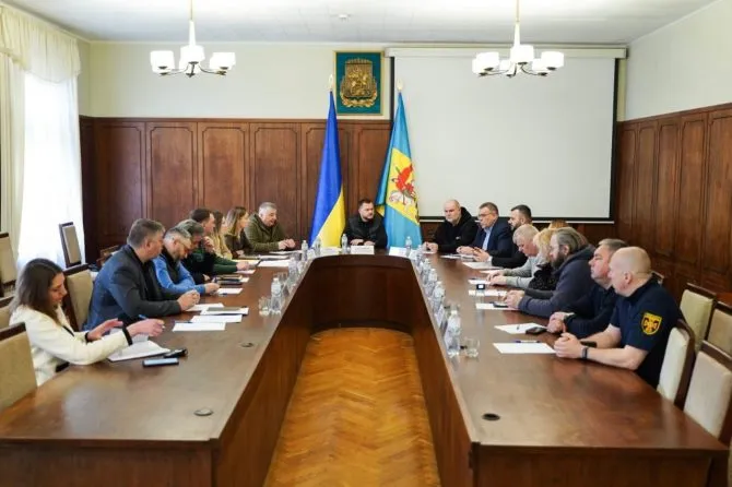 RazomUA - Гостомель: відбудова військового містечка — 360 квартир замоти замість зруйнованих будинків