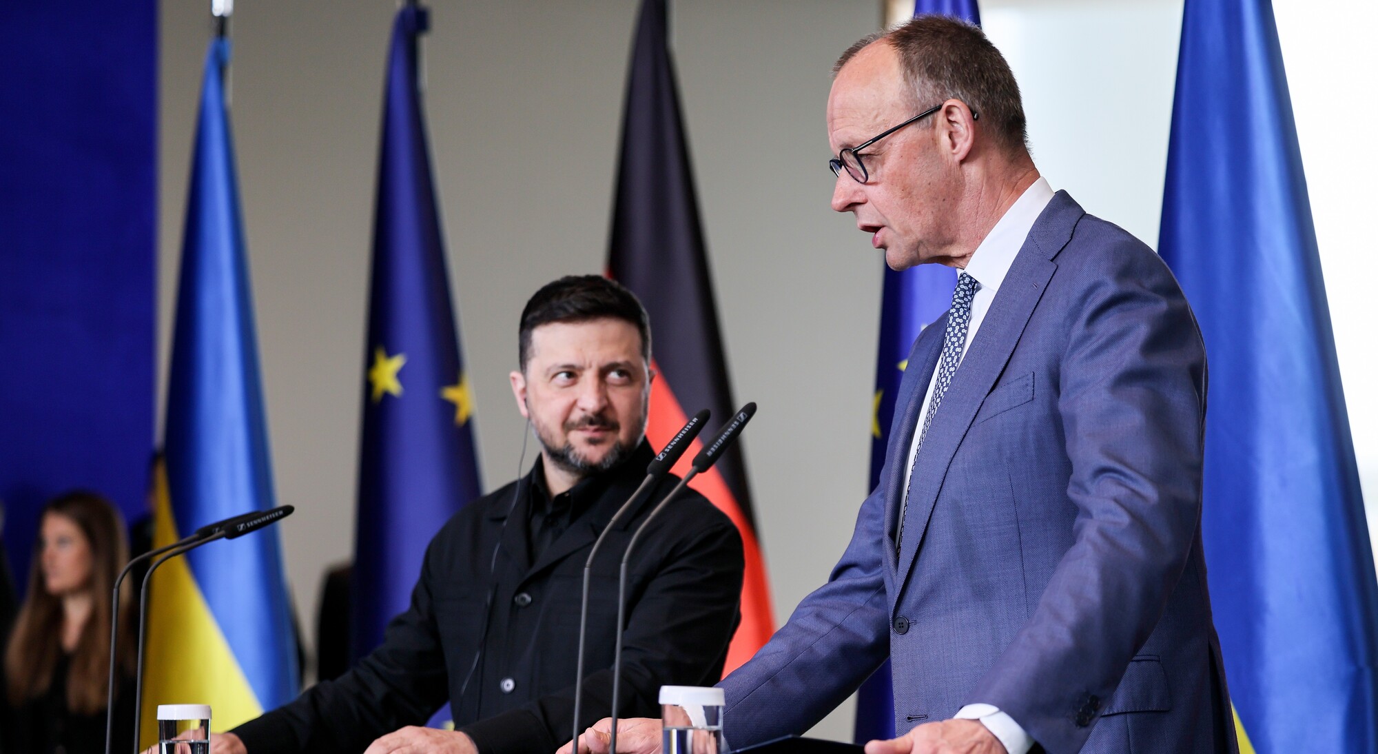 RazomUA - Орбан ушел после 16 лет — и в тот же день, когда в Украине праздновали Пасху