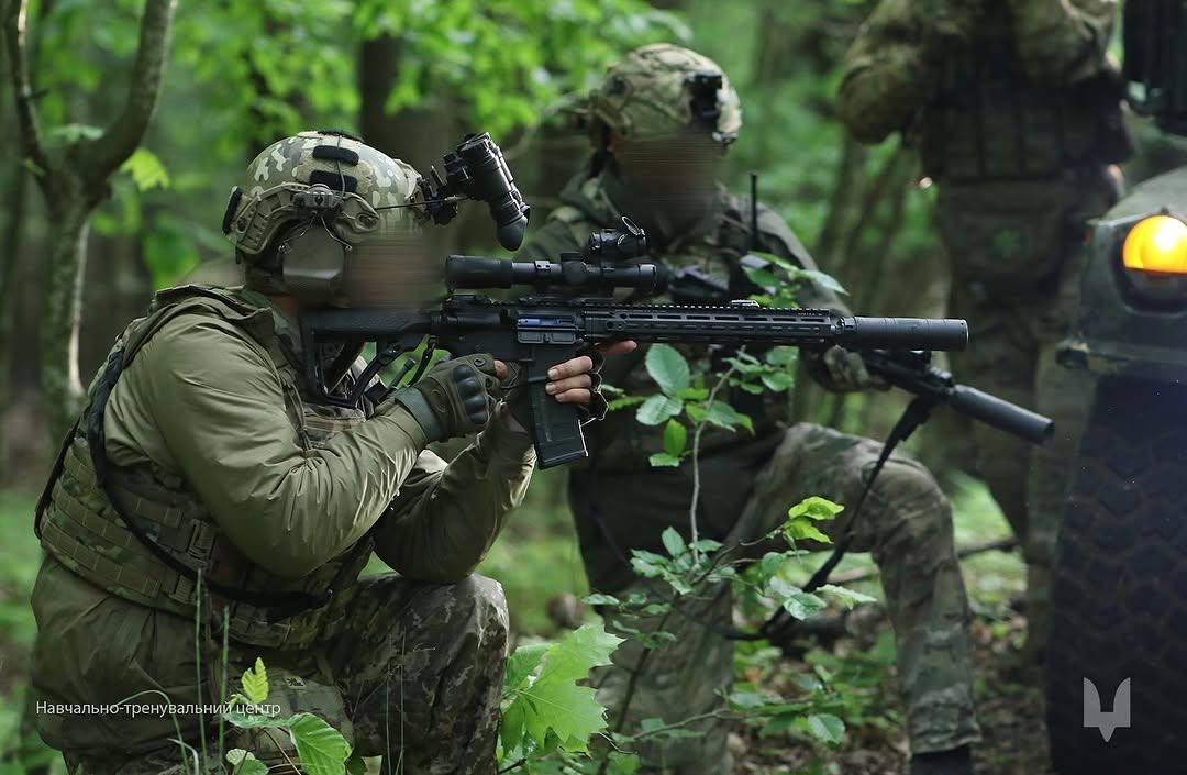 RazomUA - Les Forces d'opérations spéciales ukrainiennes (SSO) ont frappé le centre de drones «Rubikon» à Donetsk — coup porté au commandement et à la logistique