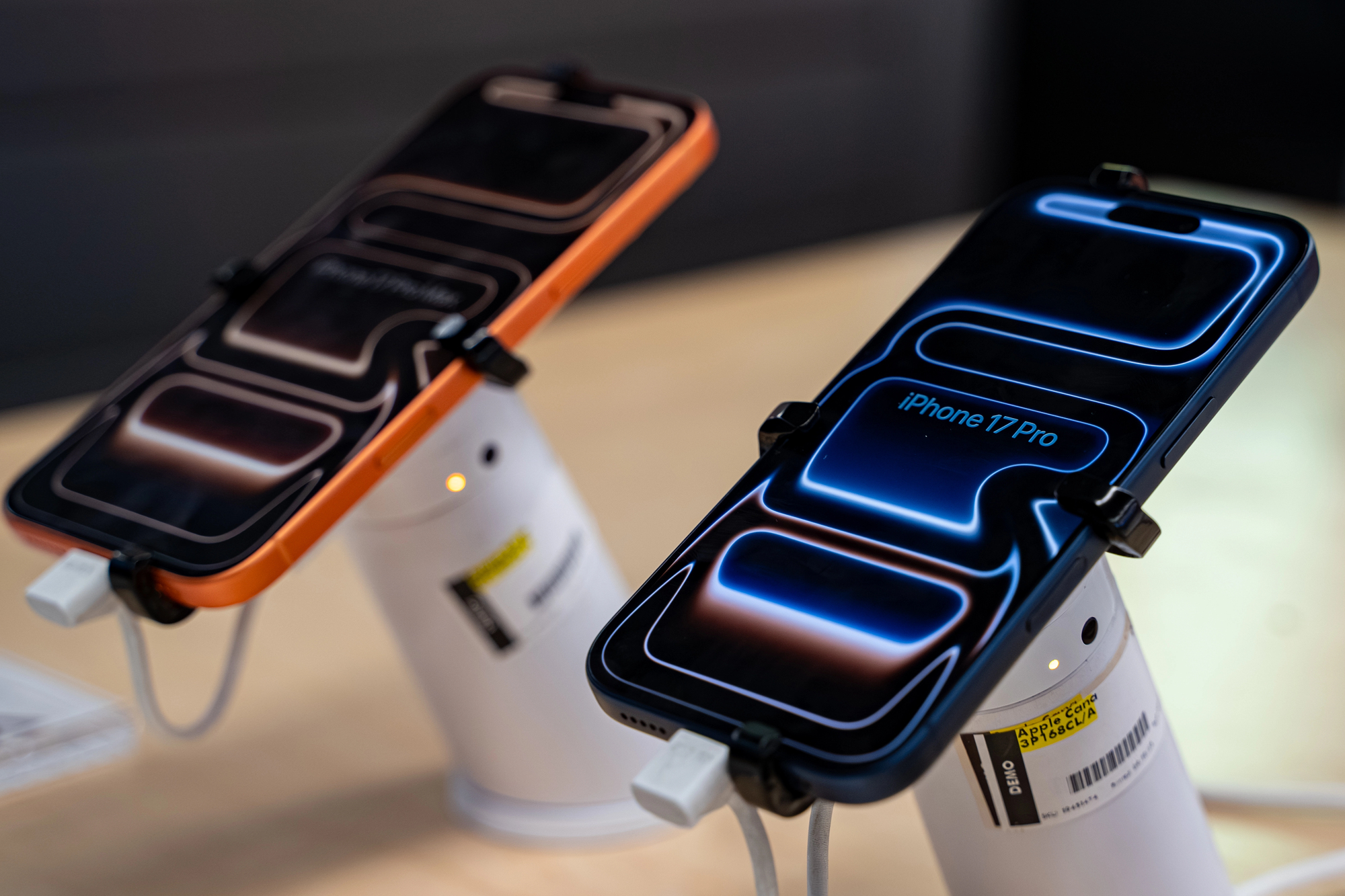 RazomUA - Про це не напишуть: інсайди iOS 26 розкривають нові гаджети Apple