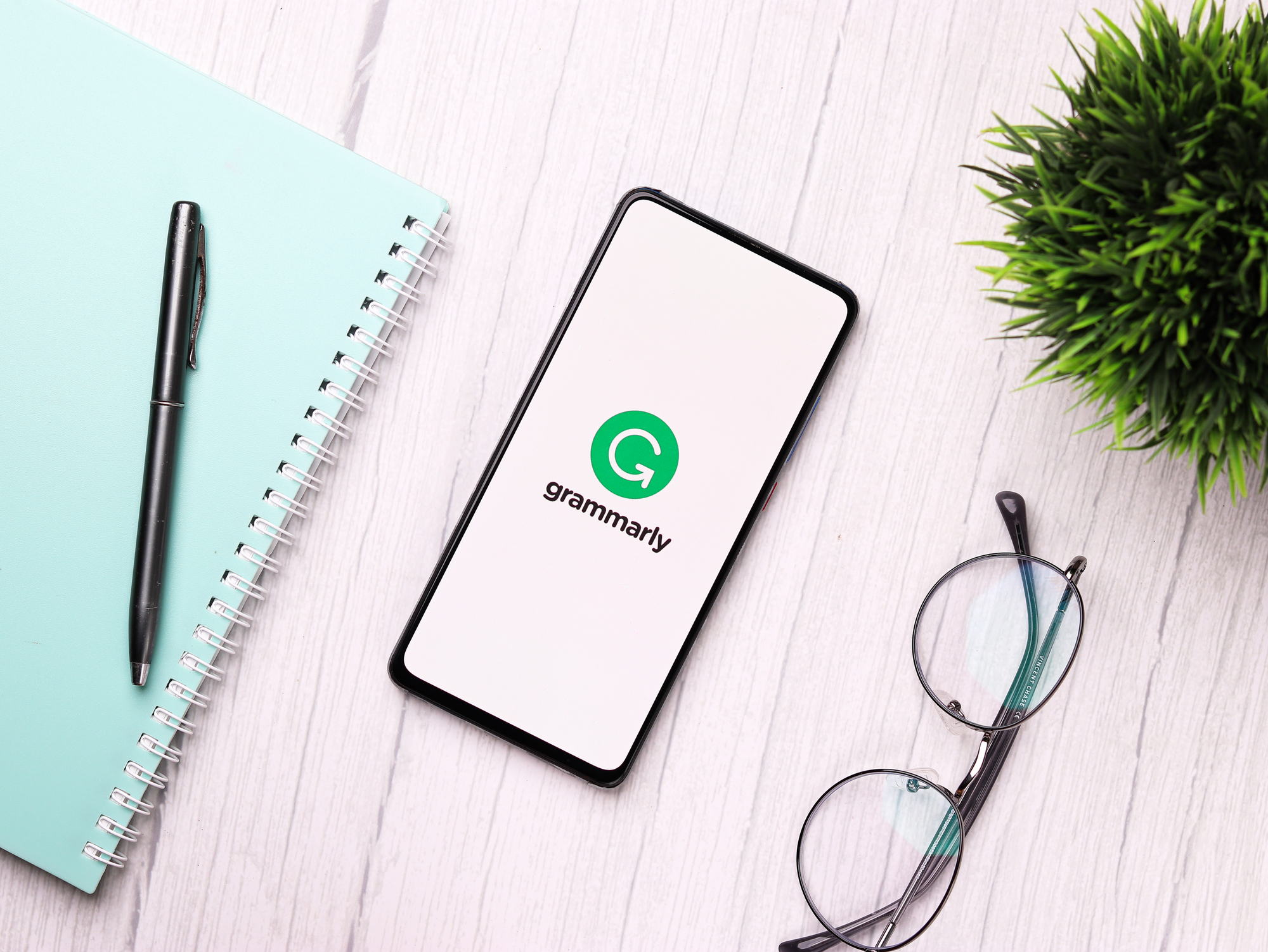 RazomUA - Superhuman вимкнула «Expert Review»: коли ШІ підмінює голоси експертів