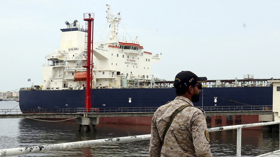 RazomUA - Індія подвоїла імпорт російської нафти в березні — і це лише тимчасовий дозвіл США