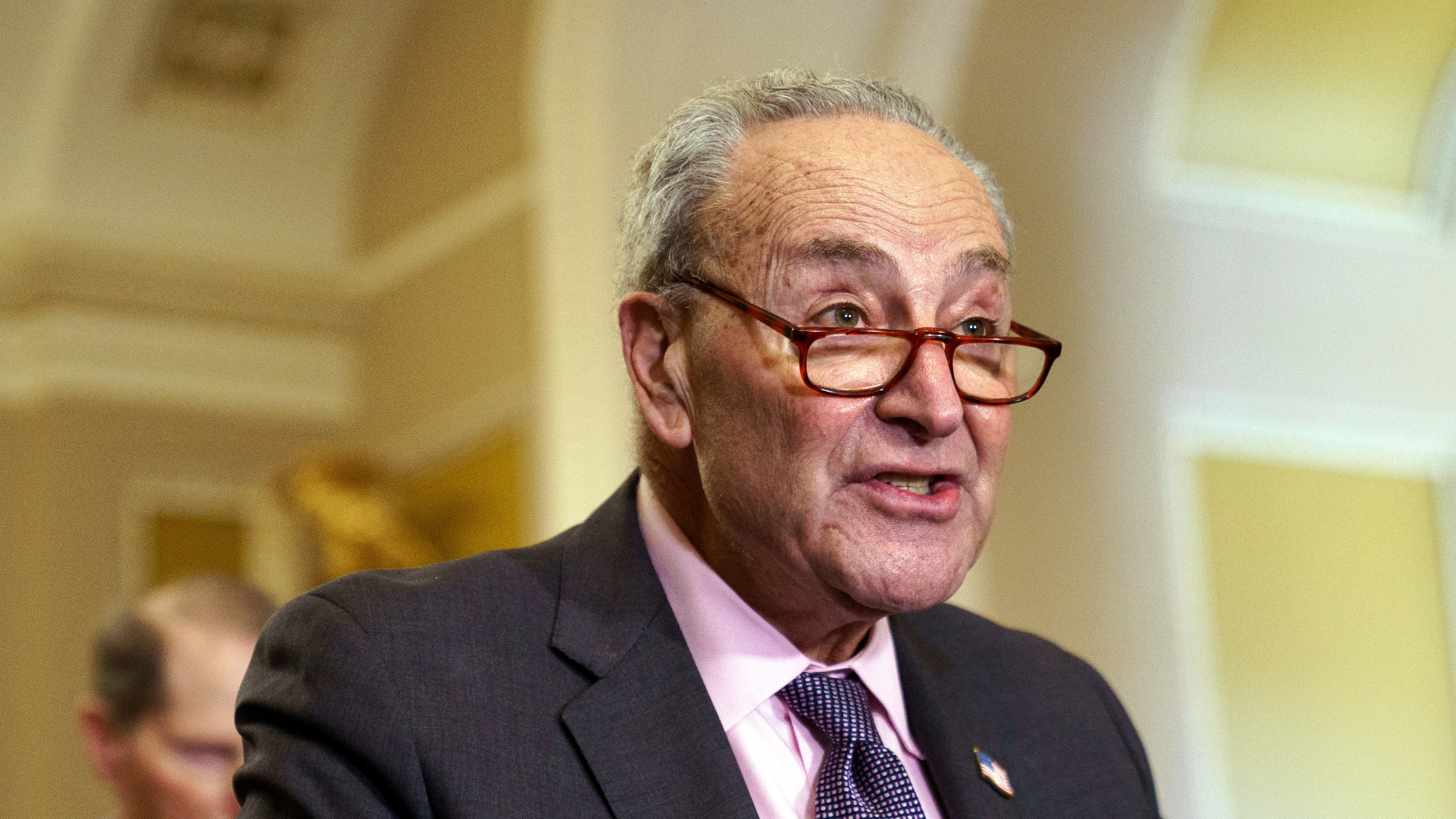 RazomUA - Бессент пообещал не продлевать — и продлил: как Вашингтон снова смягчил санкции против России